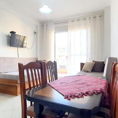 Sea & Sun Apartment Durres Bagian luar foto