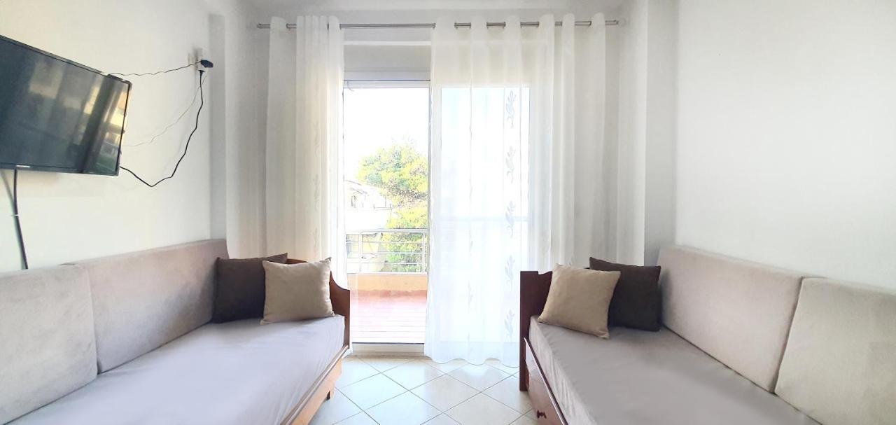 Sea & Sun Apartment Durres Bagian luar foto