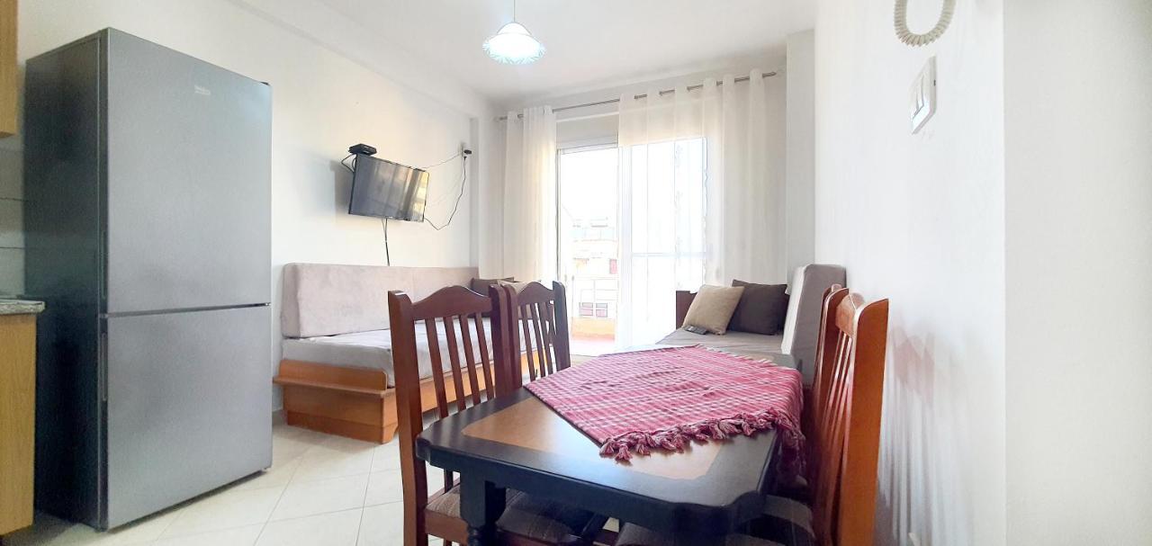 Sea & Sun Apartment Durres Bagian luar foto