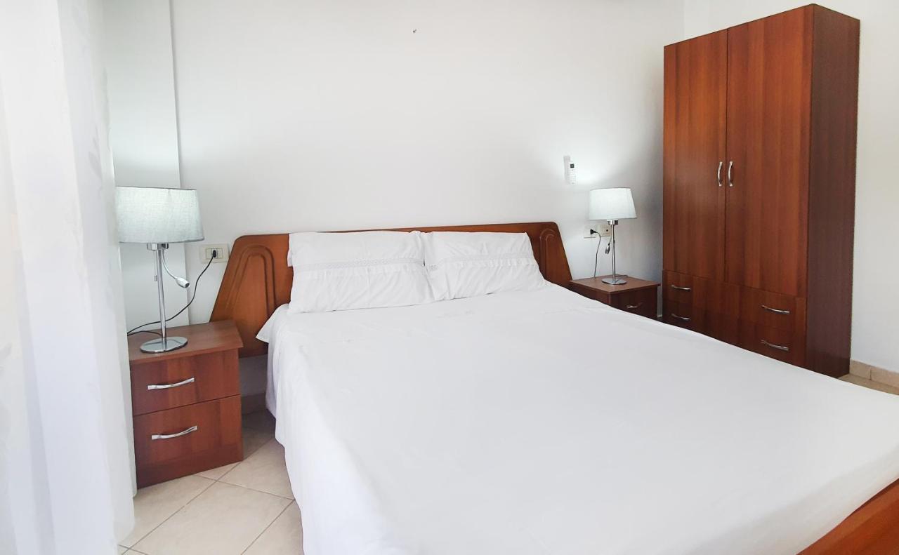 Sea & Sun Apartment Durres Bagian luar foto