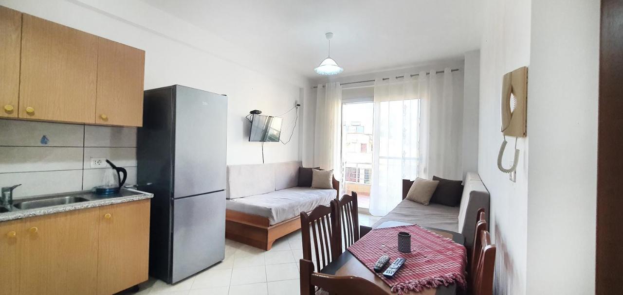 Sea & Sun Apartment Durres Bagian luar foto